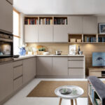 EINBAUKÜCHE  SENSO ISABELLA HELL BEIGE MATT 240 CM #L19580